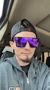 David has obviously made a bunch of alt accounts to defend himself in  comments abt ssb9 inculding this one. The last photo in her pfp gallery  looks very similar to his previous