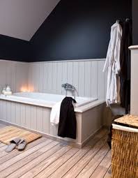 landelijke stijl in badkamer met stenen laminaat laminaat is niet echt geschikt voor de badkamer maar de kleuren badkamer lambrisering badkamer badkamer zwart