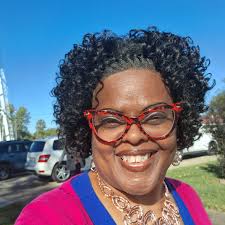 Happy Birthday to my sister!! The gifts already starting to pour in😍 enjoy  your special day. I almost got it wrong yesterday lol. The songwriter  says🎤🎤 somebody loves ya babyyy oh oh