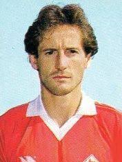 Gianluca Viali won many honours in his playing days and was World player if  the year in 1995 as well being in the Italian hall of fame. As a manager  with Chelsea