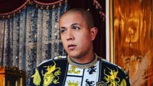 Ruff, también se desenvolvía como rapero dentro del sello mastered trax y acompañaba a su carnal como segunda voz en sus conciertos. 7q N Vam00xgm