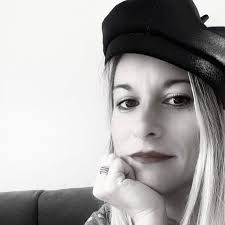 Angela Comitini's Instagram, Twitter & Facebook