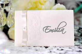 Tischkarten mit eigenem foto diese tischkarten sind sehr persönlich individuell und ihre gäste haben eine bleibende erinnerung an diesen besonderen tag tischkarten mit laserstanzung bei diesen. Tischkarten Selber Machen 35 Kreative Beispiele Tipps Anleitungen