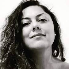 Con entusiasmo queremos contarles que nuestra integrante Maria Isabel Armijo  Diaz, diseñadora de vestuario licenciada de Duoc Uc, con años de  trayectoria en el visual merchandising, quien realiza orfebrería hace 9  años,