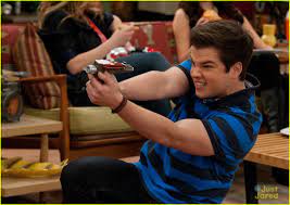 Noah Munck & Nathan Kress: Toy Phaser Fun!: Photo 476448 | iCarly, Jennette  McCurdy, Miranda Cosgrove, Nathan Kress, Noah Munck Pictures | Just Jared  Jr.