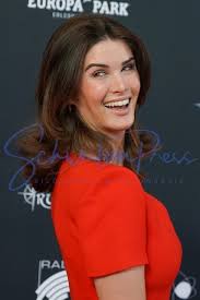 Prominente auf dem roten Teppich bei der Verleihung des Radio Regenbogen  Award.