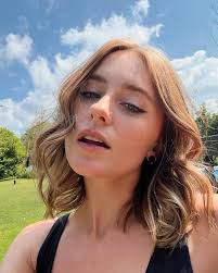 happy monday here's a picture of my face