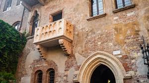 Letters to juliet is a 2010 romantic drama starring amanda seyfried and chris egan, vanessa redgrave and franco nero. Letters To Juliet Filming Locations In Verona And Tuscany Almost Ginger