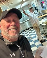 Ok, so we finally got to experience incredible the magic of ￼Robbie T's!  This place is off the hook! 4 of us ordered 2 zonies (calzones), a meatball  sub, a large antipasto