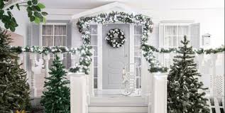30 Christmas Door Decoration Ideas Pretty Holiday Front Doors