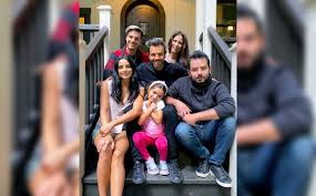 Primera noche de #deviajeconlosderbez 2 y alguien no dejó dormir.😬 ¿quieren ver el desenlace de… De Viaje Con Los Derbez Temporada 2 Cuando Y Donde Ver El Estreno