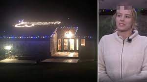 See reviews, photos, directions, phone numbers and more for hang christmas lights locations in lenexa, ks. Woman Infuriates Neighbors By Erecting Giant Penis Shaped Christmas Light On Her Roof Metro News