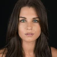 Lauren Paterson's Instagram, Twitter & Facebook