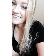 Annie Lundquist's Instagram, Twitter & Facebook