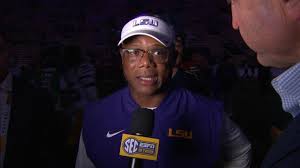 LSU Survives a Gritty Defensive Battle Against WKU