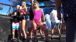 Rave Slut Girl Candid Bubble Ass Festival Voyeur - candidarchives