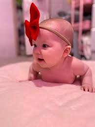 How to put picture inside silhouette?