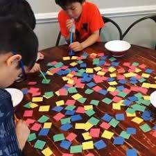 Escuche música de ritmo lento y de ritmo rápido con su niña o niño para ayudarle a desarrollar sus habilidades auditivas. Las Mejores 450 Ideas De Juegos Familiares Juegos Familiares Juegos Juegos Para Ninos