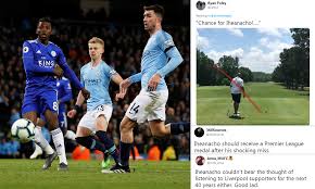 Kelechi iheanacho leaves manchester city and moves to leicester city after 64 appearances and winning the league cup. Iheanacho Teased By Fans After Spurning Sitter Against Man City That Could Cost Liverpool Title Daily Mail Online