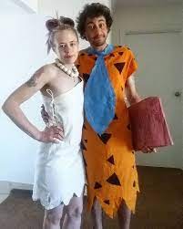 Inspiration Alle Accessoires Und Eine Schmink Anleitung Damit Du Dein Wilma Feu Fred Flintstone Costume Fred Flintstone Halloween Costume Flintstones Costume