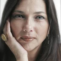 PDF) Intertextualidad y lectura detectivesca en "Como el aire de abril", de  Arturo Echavarría