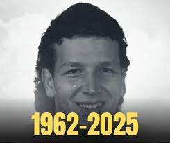 Hockey community's mourning a heartbreaking loss of a longtime player  today! 😢 Details:  https://www.hawksinsider.com/nhl-team/chicago-blackhawks/hockey-community-mourns-the-loss-of-longtime-veteran-at-the-age-of-57