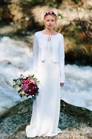 Das perfekte hochzeitskleid für jede frau du bist auf der suche nach dem idealen brautkleid? Brautkleider Fur Die Hochzeit Im Herbst Oder Winter Noni