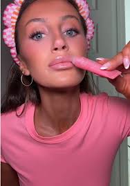 THIS LIP BALM IS INSANE✨ #lipbalm #laneigelipglowybalm #laneigelipbalm