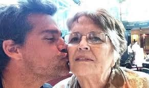 Cristián de la fuente y angélica castro llevan más de dos décadas casados y fruto de su amor nació su hija laura, de 16 años, quien hace poco más de un año les manifestó su deseo de vivir. Murio La Mama De Cristian De La Fuente Mamaslatinas Com