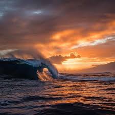 Sunset And Wave Like A Dragon Coucher De Soleil Et Vague Telle Un Dragon Waves Photography Waves Waves Photos
