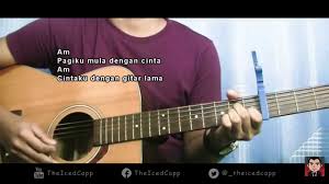 Ku cuba meraih bintang tetap kau mahukan bulan tak bisa ku janjikan kau arjuna. Senyum Aziz Harun Chord Kunci Chord Kord Gitar Aziz Harun Senyum