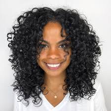 Ma è dopo il taglio che viene il vero impegno, soprattutto per chi sceglie di tenere i capelli lunghi e fluenti! Top 50 Acconciature Per Capelli Ricci Naturali Da Provare Nel 2022 Capellidistile It