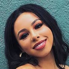 Savannah Ramirez's Instagram, Twitter & Facebook