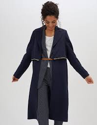 Le trench pour femme est une affaire de détails mais c'est à nous de nous l'approprier et de l'associer à nos tenues avec féminité. Trench Marine A Broderies Dorees I Code By Ikks Trench Femme Ikks Iziva Com