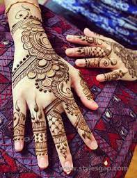 Peacock mehndi designs to mark the traditional henna patterns which were used in old times, and now they have become the part of every other mehndi design. Pin On Mehndi Designs