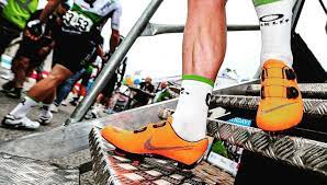 From his beginnings on the manchester track, to world champion sprinter. Mark Cavendish Receives Nike Mercurial Superfly 360 R9 Cycling Shoes Soccerbible