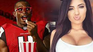 Age 32 years 2 month(s). Julio Jones Girlfriend Jasmine Villegas Beautiful Moments 2017 Famous Sports Sports Gallery Julio Jones