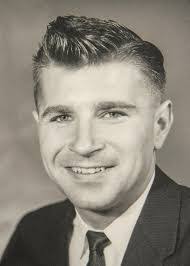 Robert Kinnear's Instagram, Twitter & Facebook