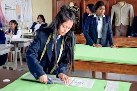 Minedu dispone creación del modelo de servicio educativo de secundaria con formación técnica