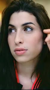 A.m.y W.i.n.e.h.o.u.s.e