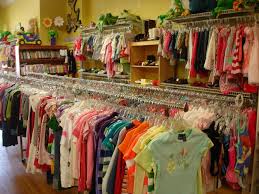 The Funky Frog Children S Resale Boutique Is Always Bursting With High Quality Gently Used Children S Clothing Decoracao De Loja Pequena Loja Infantil Loja