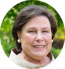 Louisa Ballard's Instagram, Twitter & Facebook