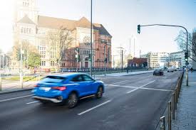 A Dusseldorf Tous Les Feux Sont Au Vert Pour Les Audi Auto Journal Feu De Circulation Dusseldorf Audi