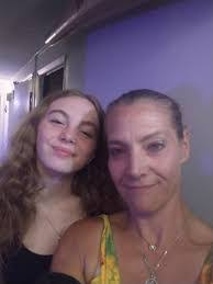 Kelly Ellison's Instagram, Twitter & Facebook