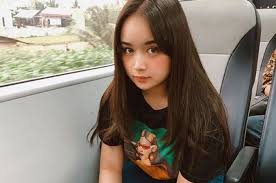 F g haruskah ku jadi orang berbeda em e am hanya untuk membuat dirimu bahagia dm jangan lakukan. Chord Kunci Gitar Dan Lirik Lagu Percaya Aku Milik Chintya Gabriella Semua Halaman Sonora Id
