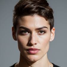 Christina Ritchie's Instagram, Twitter & Facebook