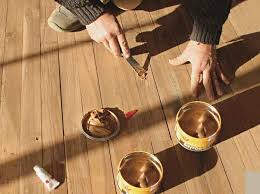 Voici une démonstration du ponçage d'un parquet par une ponceuse à bande professionnelle obtenue en location chez kiloutou. Comment Rajeunir Son Parquet Le Poncage