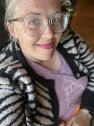 What are these small white dots near my right knee?