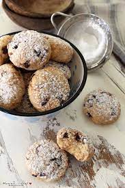 Ricetta facile per preparare questi deliziosi biscotti con farina di riso e gocce di cioccolato, friabili e gustosi. Biscotti Al Cocco Con Gocce Di Cioccolato Senza Burro Latte E Uova Mammachechef