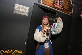 Anda dapat melihat simulasi ribut dan ombak menggunakan special. Pirate Adventure Melaka Alive